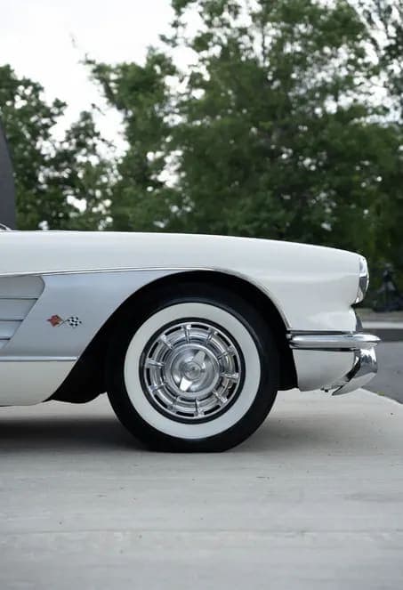 1960 Chevrolet Corvette 283/250 Fuelie, view
