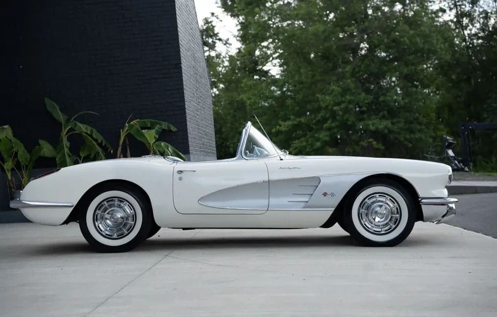 1960 Chevrolet Corvette 283/250 Fuelie, view