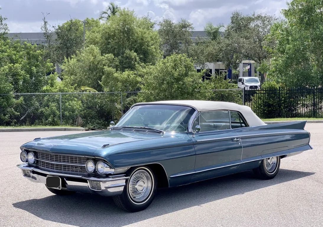 1962 Cadillac Eldorado Biarritz Convertible, view 1