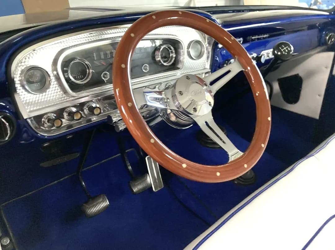 1966 Ford F-100 Custom Cab 4×4, view