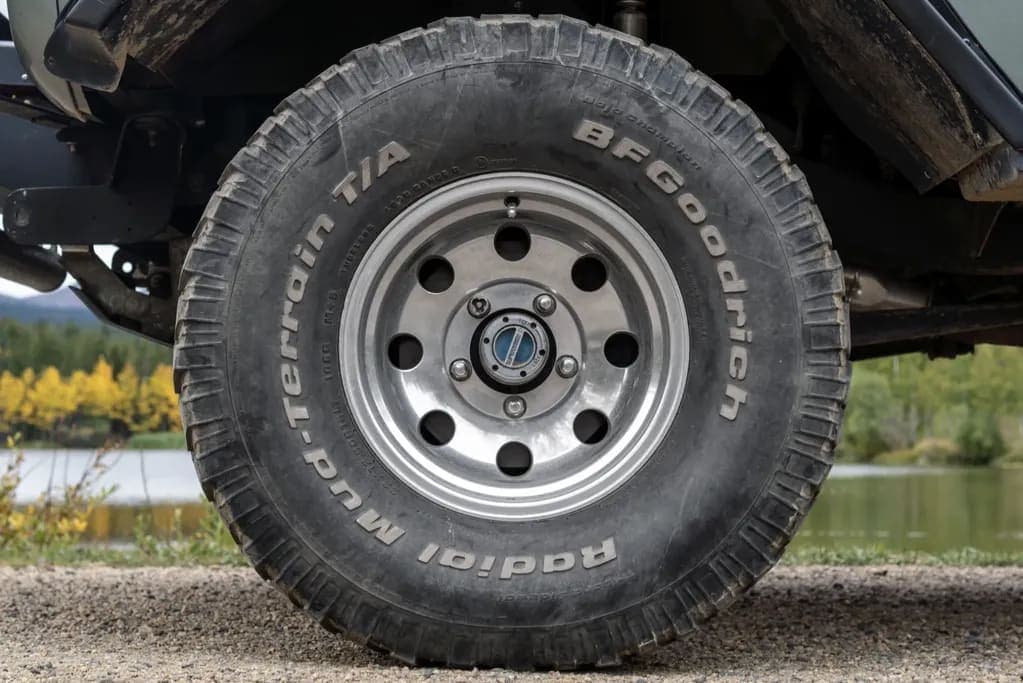 1972 Ford Bronco 302 5-Speed, view