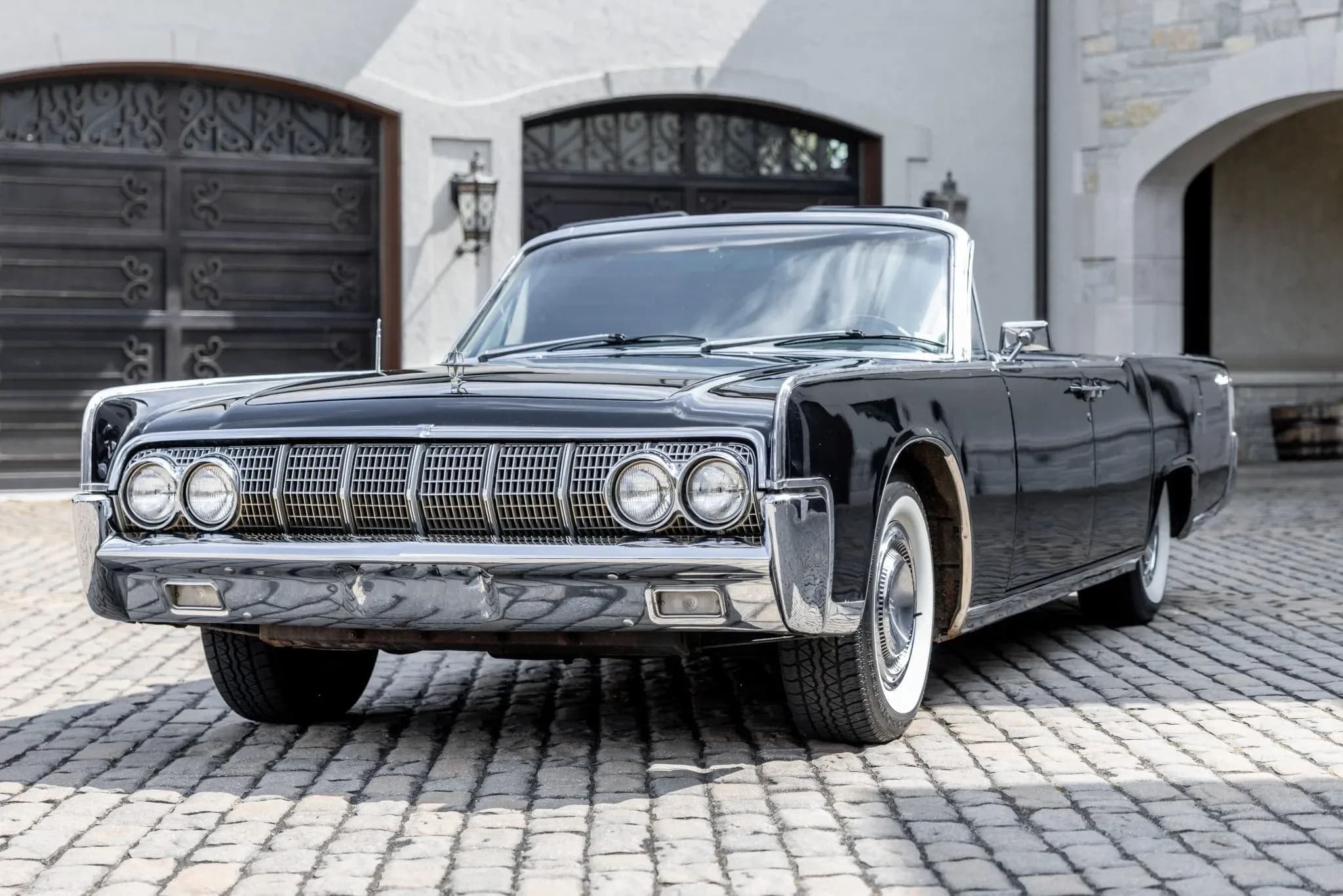 1964 Lincoln Continental Convertible exterior