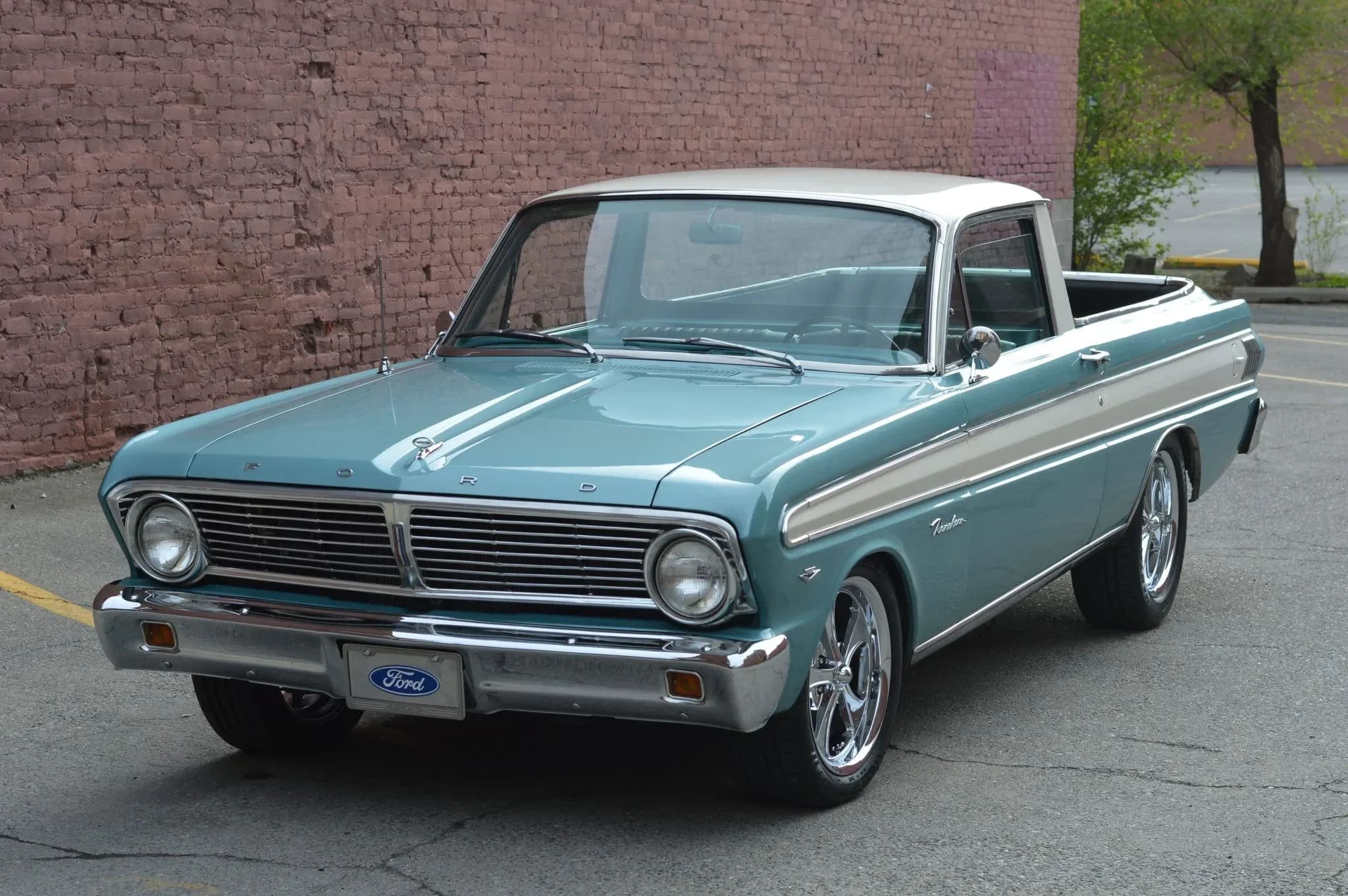 1965 Ford Ranchero Deluxe, view 1