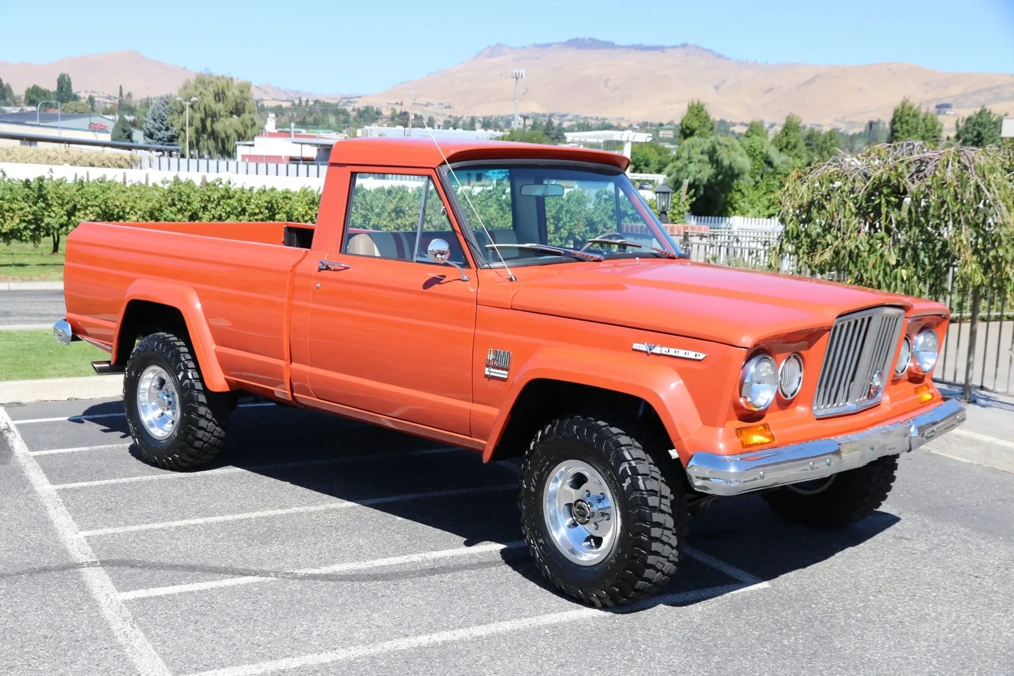 1967 Jeep Gladiator J2000 4x4 exterior