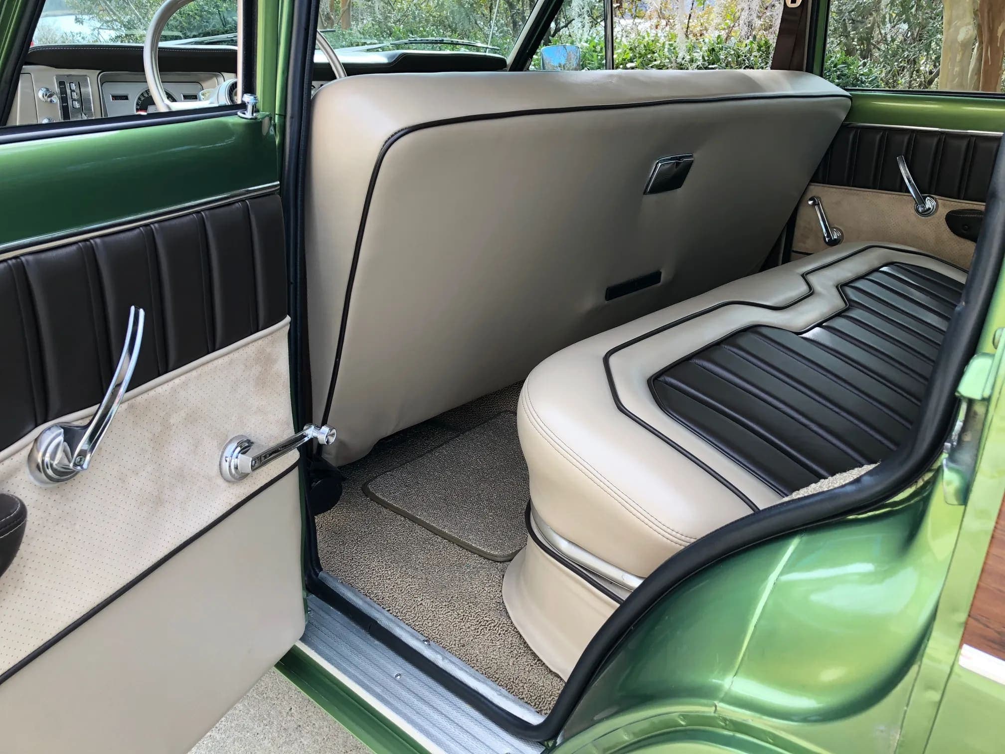 1970 Jeep Wagoneer 4×4, view